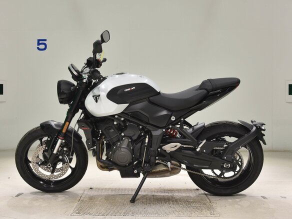 2026 Triumph Trident 660, белый, 1040000 рублей - вид 3
