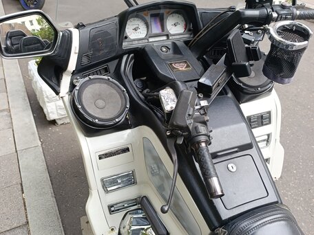 1998 Honda GL 1500 Gold Wing, белый, 500000 рублей, вид 4