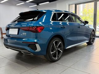 2022 Audi A3 Sportback 35 TFSI IV (8Y), синий, 2044000 рублей, вид 4