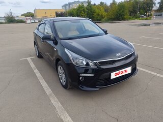 2020 Kia Rio IV, чёрный, 1700000 рублей, вид 4