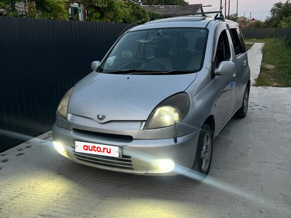 2002 Toyota FunCargo, серый, 400000 рублей - вид 10