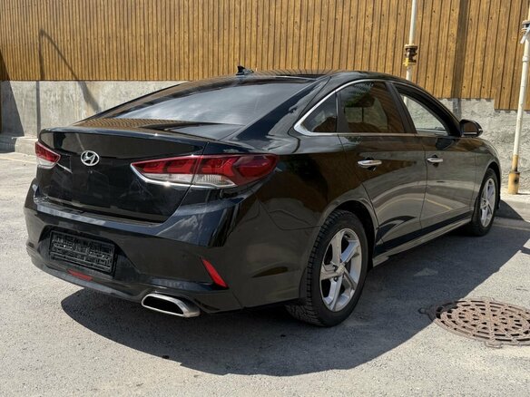 2018 Hyundai Sonata VII (LF) Рестайлинг, чёрный, 2650000 рублей - вид 5