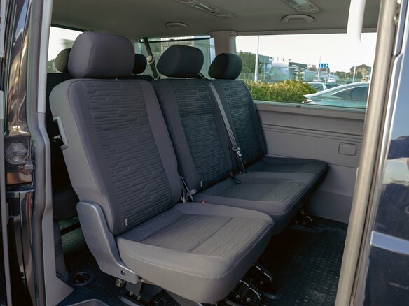 2021 Volkswagen Caravelle T6 Рестайлинг, чёрный, 3735000 рублей - вид 15