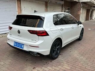 2022 Volkswagen Golf VIII, белый, 1800000 рублей, вид 3