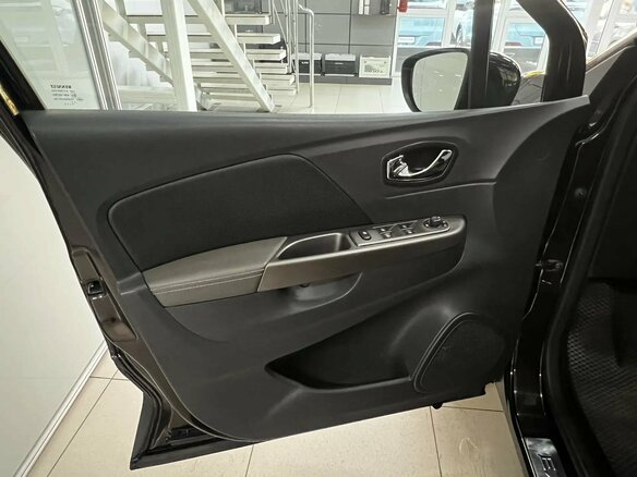 2018 Renault Kaptur I, чёрный, 1450000 рублей - вид 8