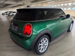 2020 Mini Hatch Cooper III (F55/F56) Рестайлинг, зелёный, 1299100 рублей, вид 4
