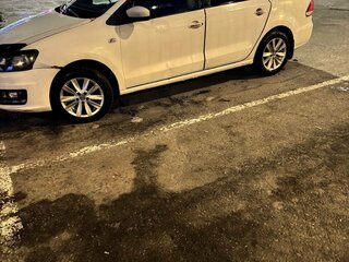 2017 Volkswagen Polo V Рестайлинг, белый, 480000 рублей, вид 4