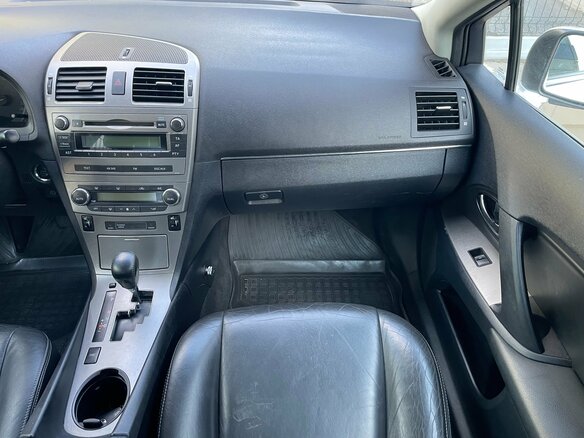 2010 Toyota Avensis III, серебристый, 755000 рублей - вид 17