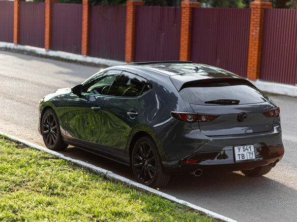 2021 Mazda 3 IV (BP), серый, 2989000 рублей - вид 2