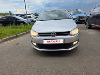 2010 Volkswagen Polo V, серебристый, 550000 рублей, вид 2