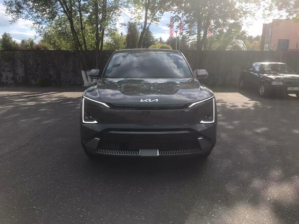 2025 Kia EV5 64.2 kWh, серый, 3000000 рублей - вид 5