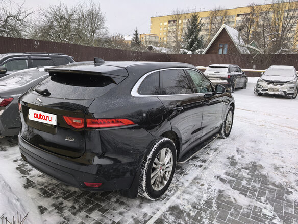 2017 Jaguar F-Pace I, чёрный, 1900000 рублей - вид 2