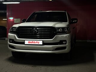2018 Toyota Land Cruiser 200 Series Рестайлинг 2, белый, 6090000 рублей, вид 2
