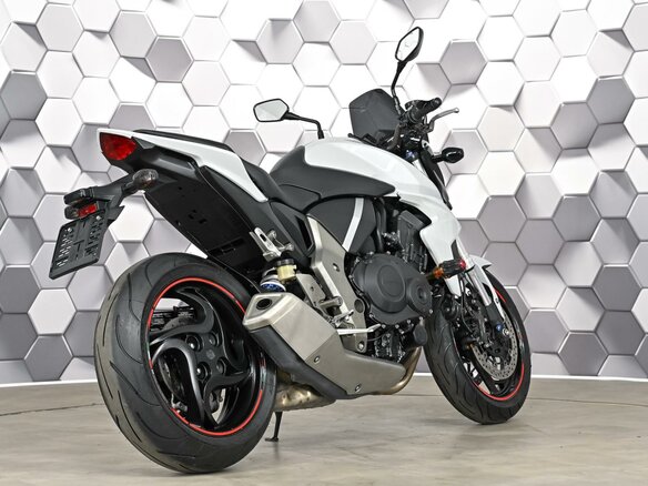 2009 Honda CB 1000R, белый, 677000 рублей - вид 6