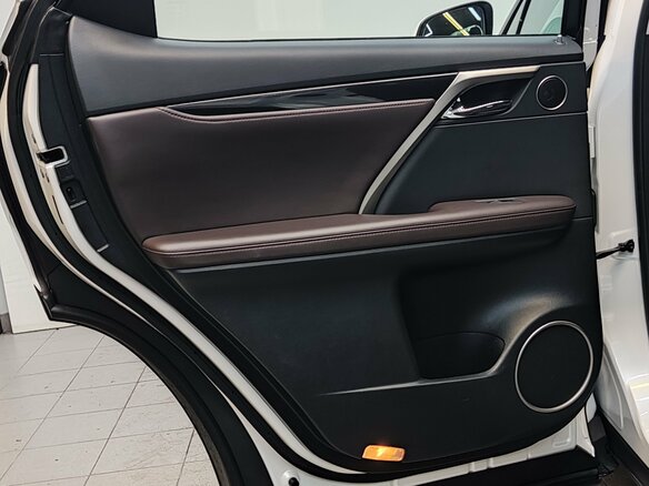 2022 Lexus RX 300 IV Рестайлинг, белый, 5600000 рублей - вид 35
