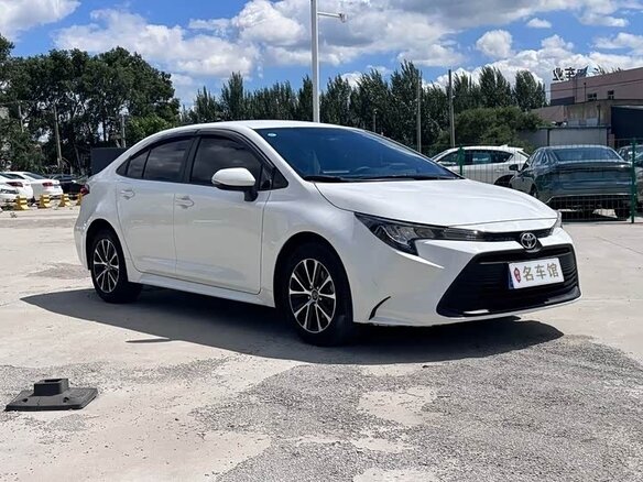 2022 Toyota Levin XII (E210), белый - вид 2