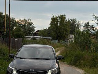 2015 Kia Rio III Рестайлинг, чёрный, 750000 рублей, вид 2