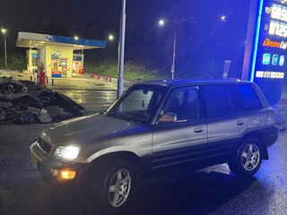 1999 Toyota RAV4 I (XA10), серый, 420000 рублей, вид 3