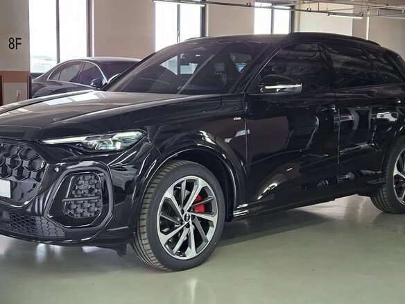 2025 Audi Q5 40 TDI III (GU), чёрный, 6900000 рублей - вид 2