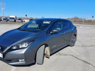 2018 Nissan Leaf II (ZE1), серый, 1999999 рублей, вид 4