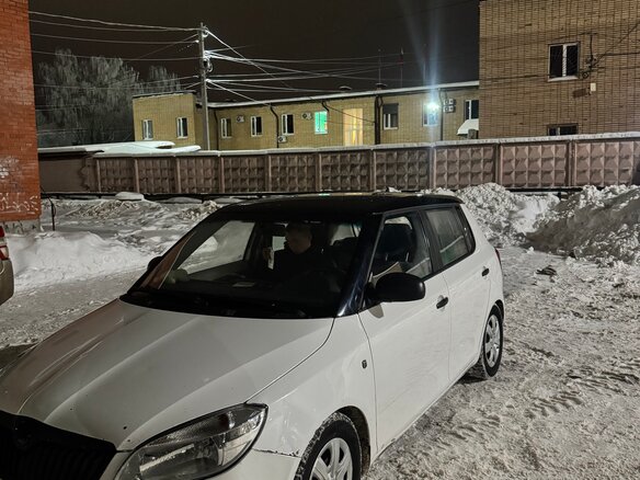 2010 Skoda Fabia II Рестайлинг, белый, 400000 рублей