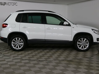 2016 Volkswagen Tiguan I Рестайлинг, белый, 1719990 рублей, вид 4