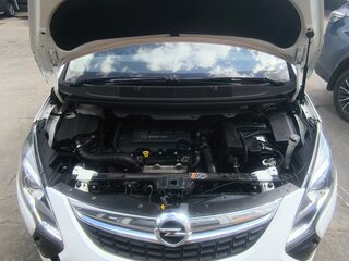 2014 Opel Zafira C, белый, 1450000 рублей, вид 2