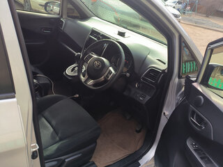 2014 Toyota Ractis II, серебристый, 865000 рублей, вид 5
