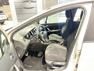 2011 Peugeot 308 I Рестайлинг, белый, 498000 рублей, вид 5