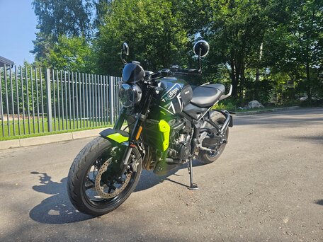 2024 Triumph Trident 660, чёрный, 920000 рублей, вид 2