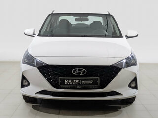 2022 Hyundai Solaris II Рестайлинг, белый, 1680000 рублей, вид 2