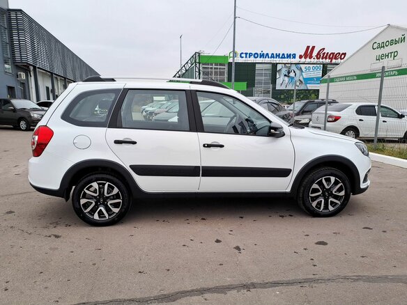 2026 Lada (ВАЗ) Granta Cross I Рестайлинг, белый, 1247900 рублей - вид 6