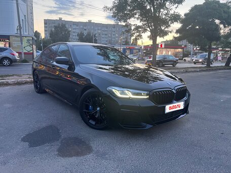 2021 BMW 5 серии 520i VII (G30/G31/G38) Рестайлинг, чёрный, 4690000 рублей, вид 3