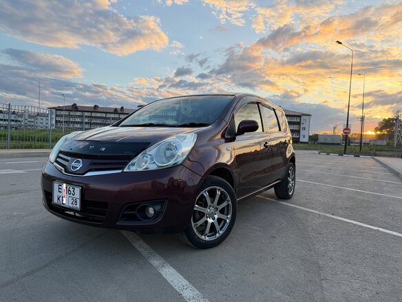 2011 Nissan Note I Рестайлинг, фиолетовый, 570000 рублей
