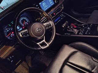 2021 Kia K5 III, жёлтый, 1850000 рублей, вид 5