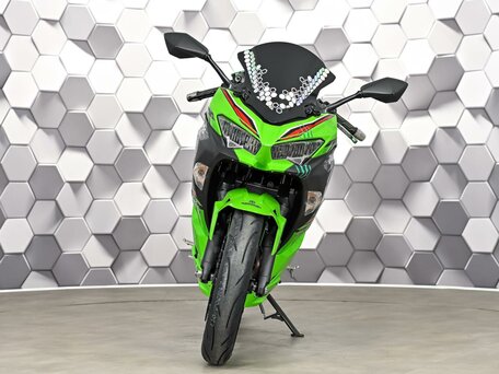 2024 Kawasaki Ninja 400, зелёный, 677000 рублей, вид 5