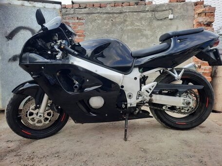 1998 Suzuki GSX-R 600, чёрный, 295000 рублей, вид 1
