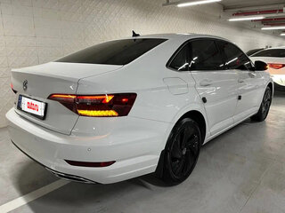 2021 Volkswagen Jetta VII Рестайлинг, белый, 1555155 рублей, вид 3