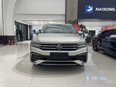2023 Volkswagen Tiguan L II Рестайлинг (China Market), серый, 2480000 рублей, вид 3