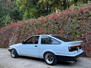 1986 Toyota Sprinter Trueno IV (AE85/AE86), белый, 1800000 рублей, вид 3