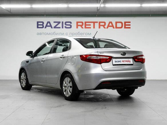 2013 Kia Rio 5-speed III, серебристый, 829000 рублей - вид 6