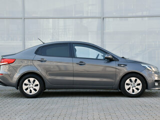 2015 Kia Rio III Рестайлинг, серый, 890000 рублей, вид 4