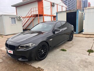 2014 BMW 5 серии M550d xDrive VI (F10/F11/F07) Рестайлинг, чёрный, 3000000 рублей, вид 1