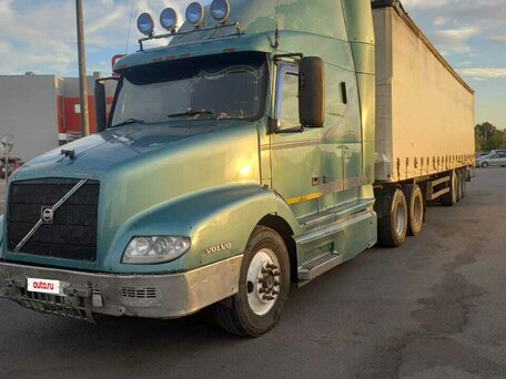 1999 Volvo VNL, зелёный, 2250000 рублей, вид 3