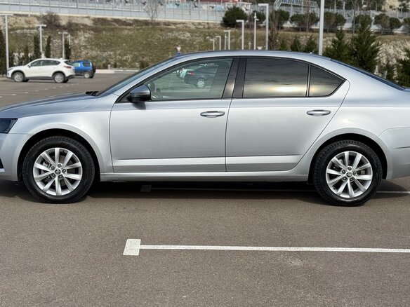 2018 Skoda Octavia III (A7) Рестайлинг, серебристый, 1790000 рублей - вид 7