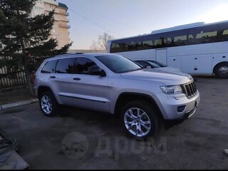 2011 Jeep Grand Cherokee IV (WK2), серебристый, 1500000 рублей, вид 3