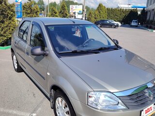 2010 Renault Logan I Рестайлинг, серебристый, 535000 рублей, вид 2