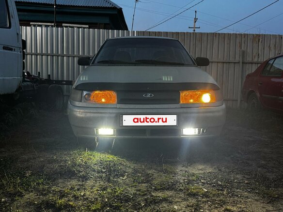 2002 Lada (ВАЗ) 2110, серебристый, 80000 рублей