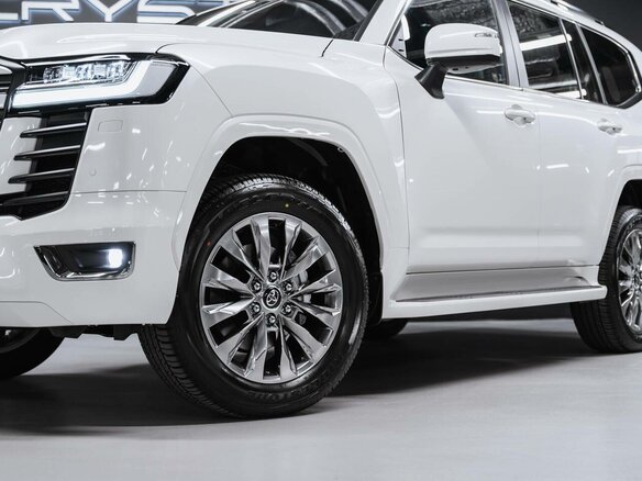 2026 Toyota Land Cruiser 300 Series, белый, 14850000 рублей - вид 8