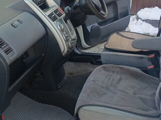 2003 Honda Mobilio I, белый, 380000 рублей, вид 5